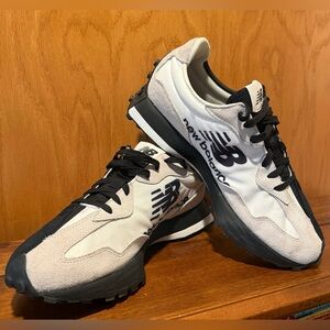 AUTHENTIC New Balance 327 Mens Shoes Size 10.5 White/Black MS327BW1  EXCELLENT
